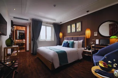 Deluxe Double Room — Hotel Emerald Waters Classy